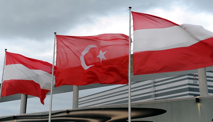 Gobierno austriaco cerrará varias mezquitas y expulsará a 40 imanes turcos