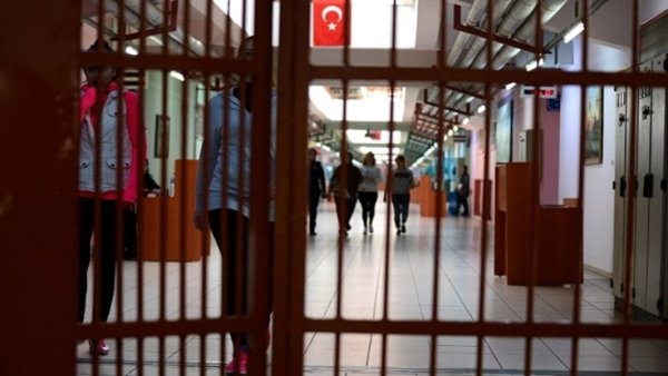 «Turquía: Los periodistas, defensores de los derechos humanos y otros, ahora en riesgo de Covid-19, deben ser liberados urgentemente»