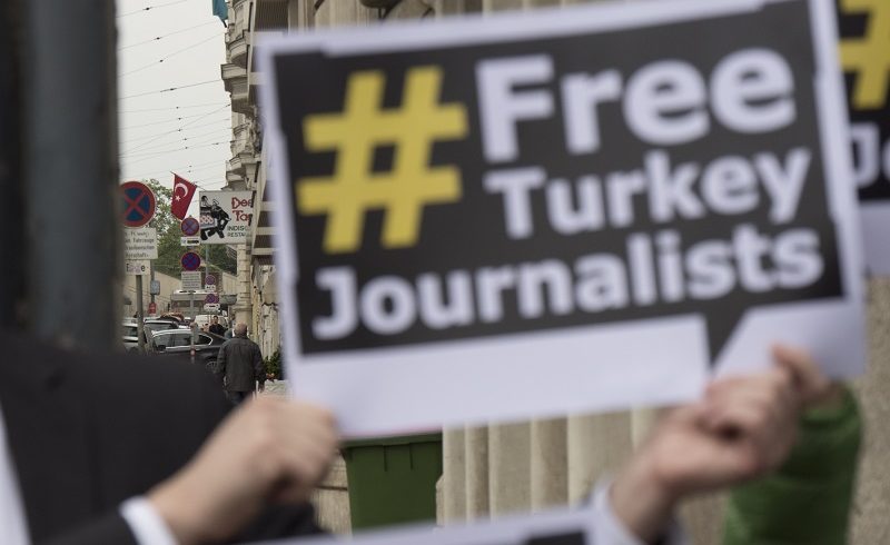 46 periodistas juzgados en los tribunales turcos en febrero