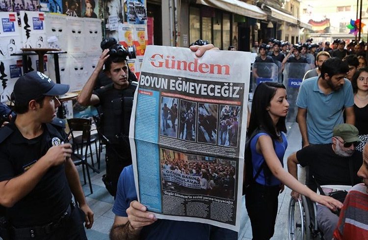 TEDH: “Los juicios sistemáticos contra los periodistas pretenden causar miedo, un efecto amedrentador”