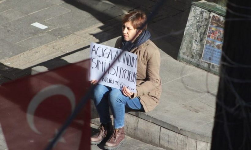 No hay acceso a los derechos básicos para las víctimas de los decretos leyes en Turquía